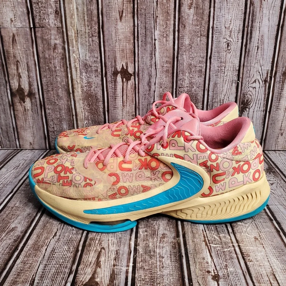 Nike Men's Giannis Zoom Freak 4 Letter Bros Vanilla Lighting FB9503-200 Size 17 - Picture 2 of 16